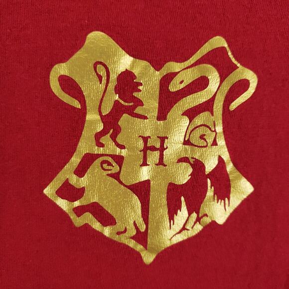 Harry Potter Gryffindor Shirt Size Medium Burgundy Brave At Heart Pullover Top - Picture 5 of 6